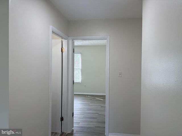 19 MOORING CT, Essex, MD 21221