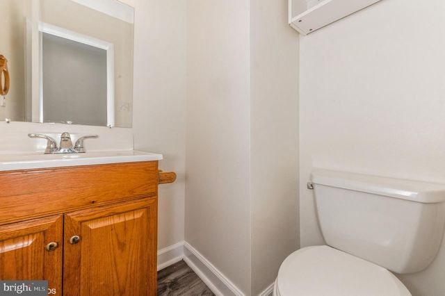 19 MOORING CT, Essex, MD 21221