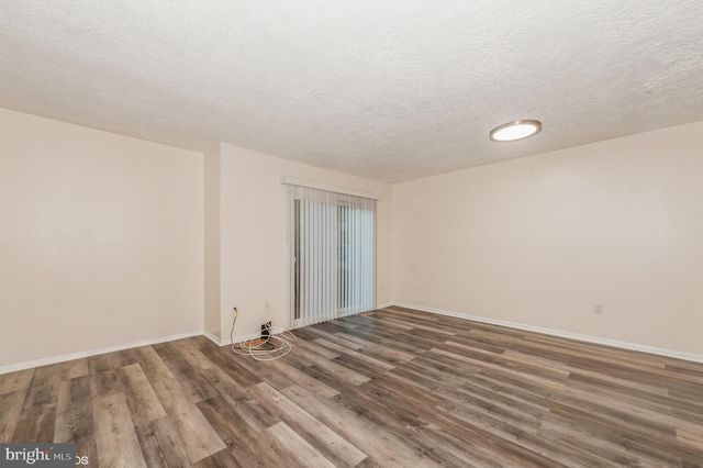 19 MOORING CT, Essex, MD 21221