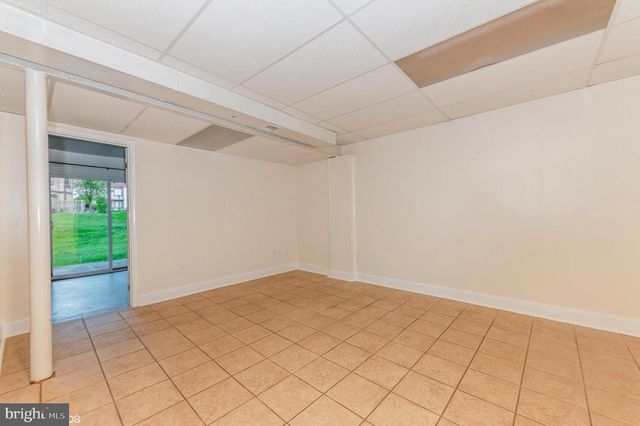 19 MOORING CT, Essex, MD 21221