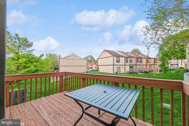 19 MOORING CT, Essex, MD 21221