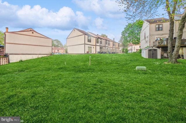 19 MOORING CT, Essex, MD 21221