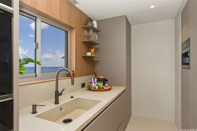 2969 Kalakaua Avenue 1201, Honolulu, HI 96815