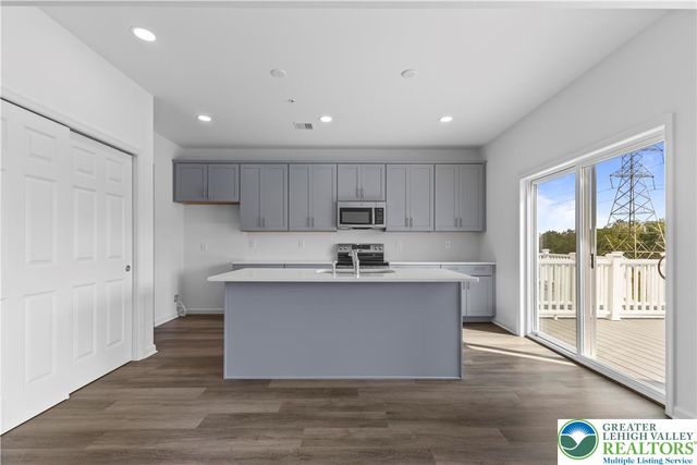 103 Timber Trail 50, Palmer Twp, PA 18045