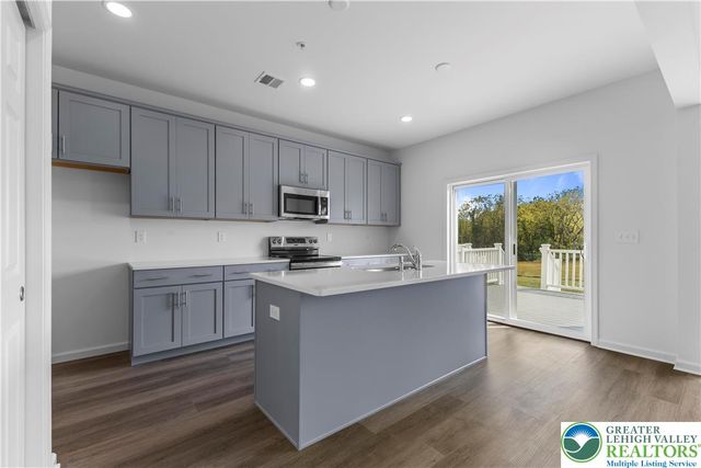 103 Timber Trail 50, Palmer Twp, PA 18045