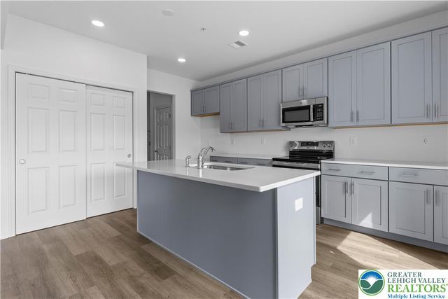 103 Timber Trail 50, Palmer Twp, PA 18045