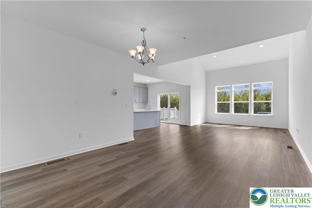 103 Timber Trail 50, Palmer Twp, PA 18045