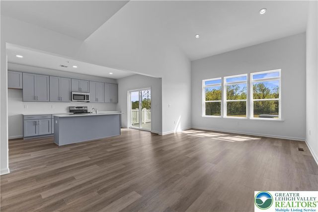 103 Timber Trail 50, Palmer Twp, PA 18045