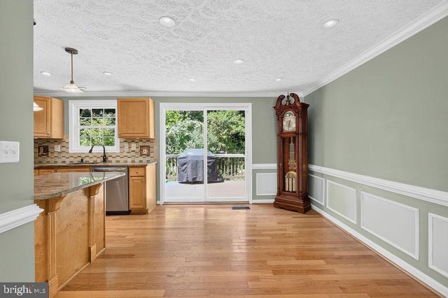 8471 GREAT LAKE LN, Springfield, VA 22153