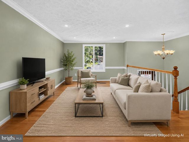 8471 GREAT LAKE LN, Springfield, VA 22153
