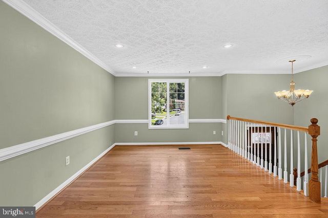 8471 GREAT LAKE LN, Springfield, VA 22153