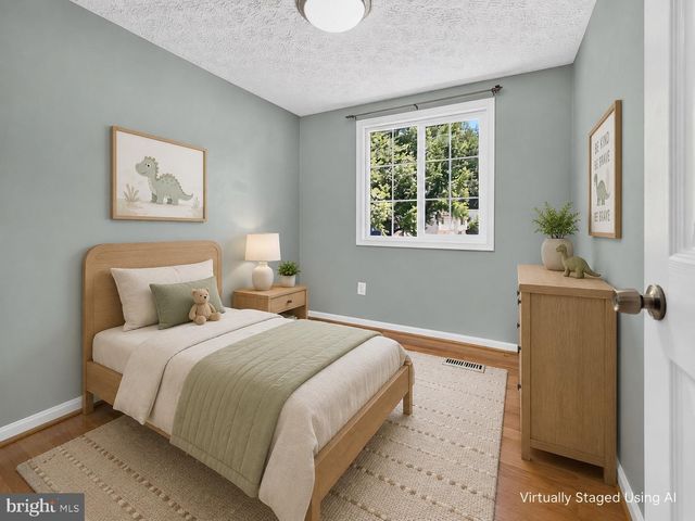 8471 GREAT LAKE LN, Springfield, VA 22153