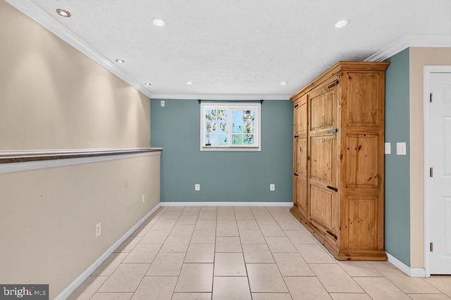 8471 GREAT LAKE LN, Springfield, VA 22153