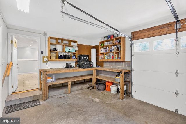 8471 GREAT LAKE LN, Springfield, VA 22153