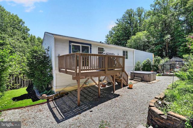 8471 GREAT LAKE LN, Springfield, VA 22153