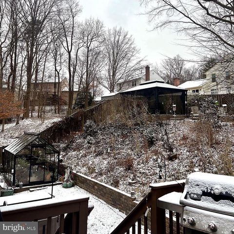 8471 GREAT LAKE LN, Springfield, VA 22153