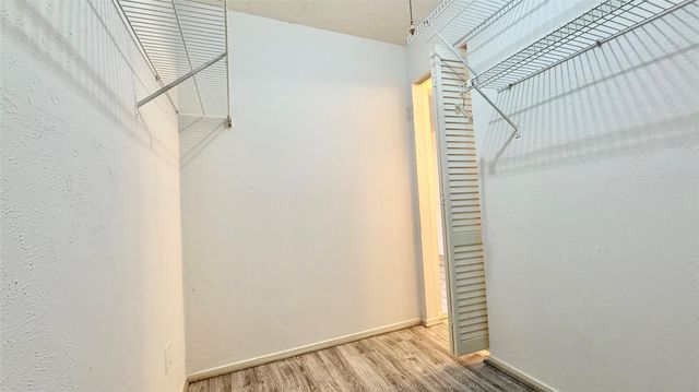 18 Dellforest Court, The Woodlands, TX 77381