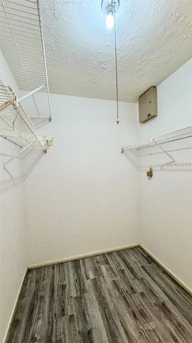 18 Dellforest Court, The Woodlands, TX 77381