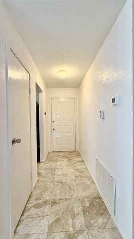 18 Dellforest Court, The Woodlands, TX 77381