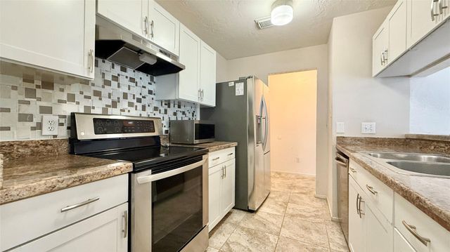 18 Dellforest Court, The Woodlands, TX 77381