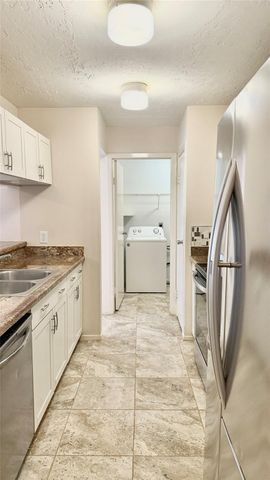 18 Dellforest Court, The Woodlands, TX 77381