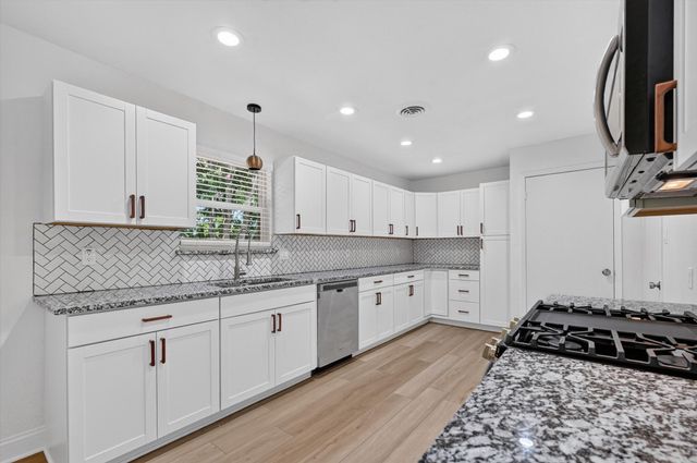 425 N Hamilton Street, Farmersville, TX 75442