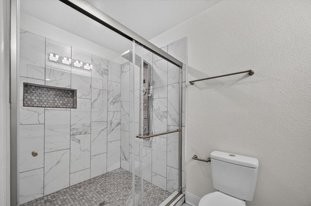425 N Hamilton Street, Farmersville, TX 75442