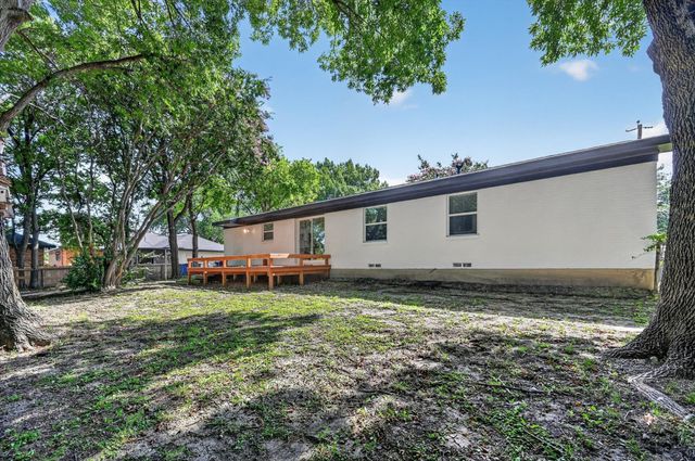 425 N Hamilton Street, Farmersville, TX 75442