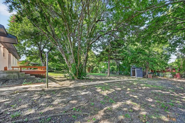 425 N Hamilton Street, Farmersville, TX 75442