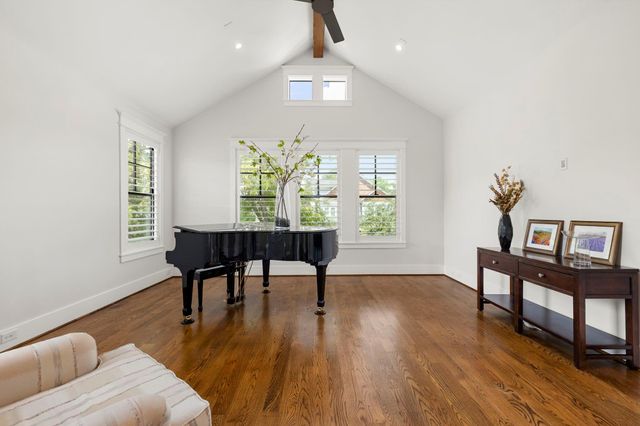 3710 Bradley Street, Houston, TX 77009