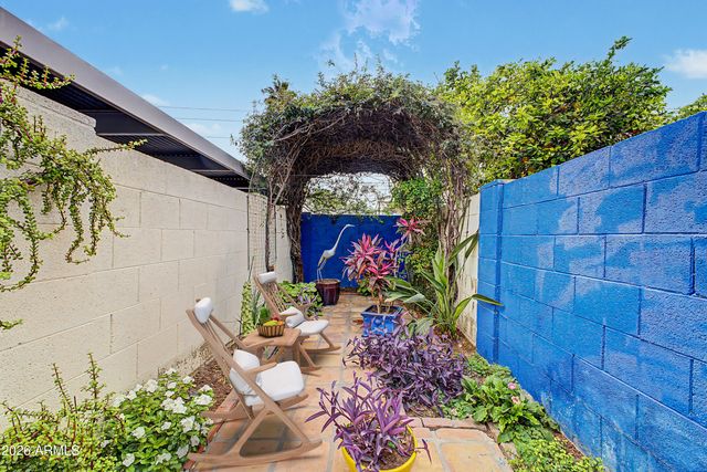 8213 E ROVEY Avenue, Scottsdale, AZ 85250