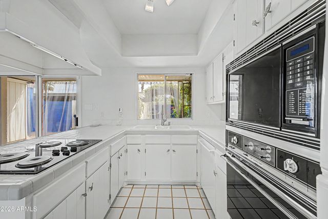 8213 E ROVEY Avenue, Scottsdale, AZ 85250