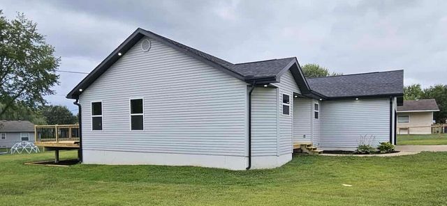 712 S Fir Street, Buffalo, MO 65622