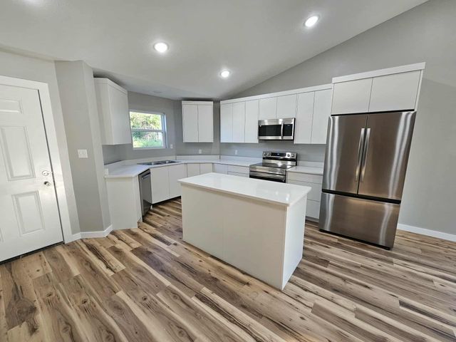 712 S Fir Street, Buffalo, MO 65622