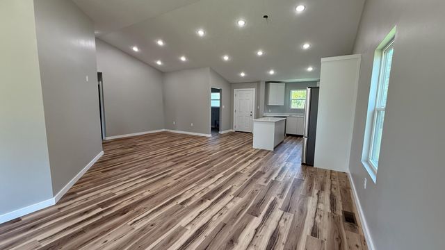 712 S Fir Street, Buffalo, MO 65622