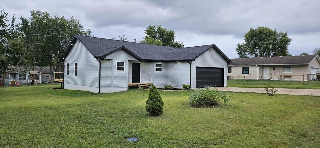 712 S Fir Street, Buffalo, MO 65622