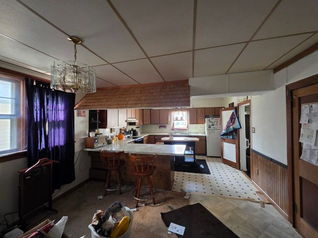 533 6TH Avenue N, Clinton, IA 52732