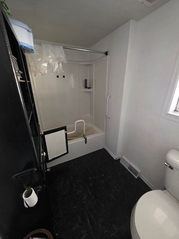 533 6TH Avenue N, Clinton, IA 52732