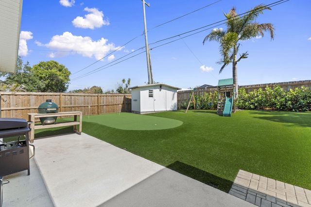 1729 NE 23rd Terrace, Jensen Beach, FL 34957