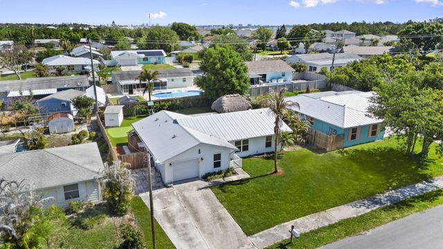 1729 NE 23rd Terrace, Jensen Beach, FL 34957