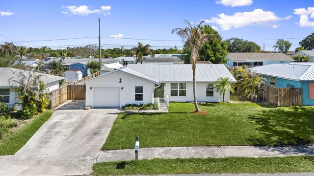 1729 NE 23rd Terrace, Jensen Beach, FL 34957