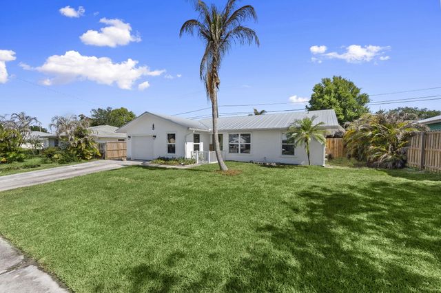 1729 NE 23rd Terrace, Jensen Beach, FL 34957