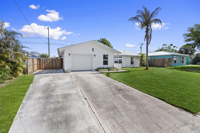 1729 NE 23rd Terrace, Jensen Beach, FL 34957