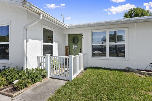 1729 NE 23rd Terrace, Jensen Beach, FL 34957