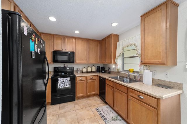 8677 SW 95TH LANE E, Ocala, FL 34481