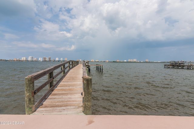 2801 S Ridgewood Ave Unit 807, South Daytona, FL 32119