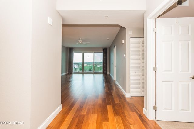 2801 S Ridgewood Ave Unit 807, South Daytona, FL 32119