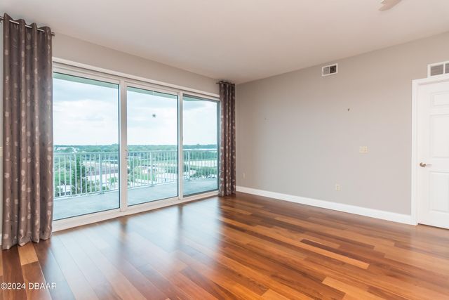 2801 S Ridgewood Ave Unit 807, South Daytona, FL 32119