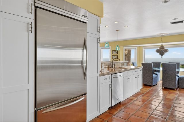 2 Paisano Lane, Rockport, TX 78382