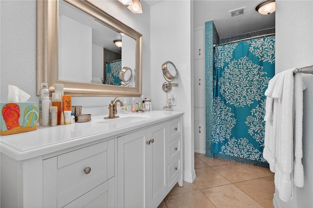 2 Paisano Lane, Rockport, TX 78382